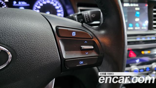 Hyundai AVANTE 2019 — photo 25