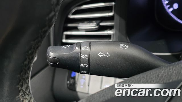 Hyundai AVANTE 2019 — photo 28