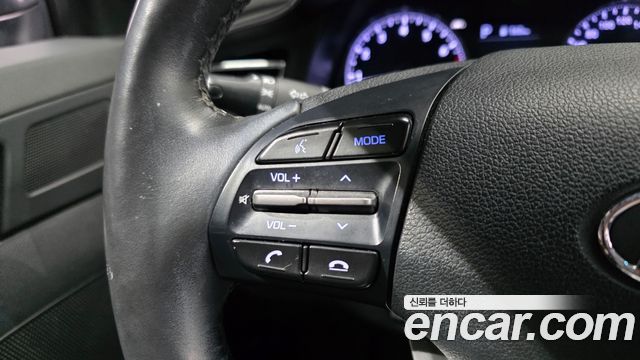 Hyundai AVANTE 2019 — photo 29