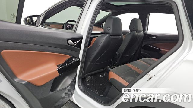 Volkswagen ID.4 2023 — photo 16