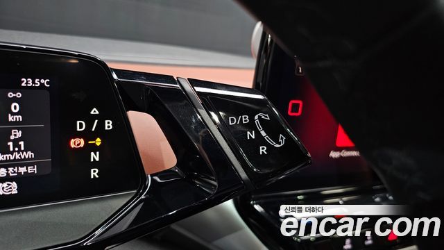 Volkswagen ID.4 2023 — photo 12