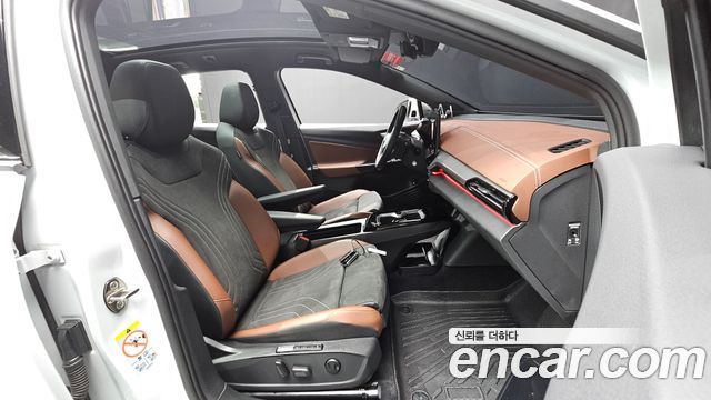 Volkswagen ID.4 2023 — photo 16
