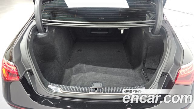 Mercedes-Benz S-Class 2022 — photo 22
