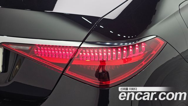 Mercedes-Benz S-Class 2022 — photo 9