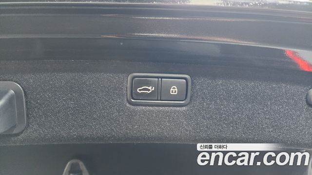 Genesis G80 2018 — photo 17