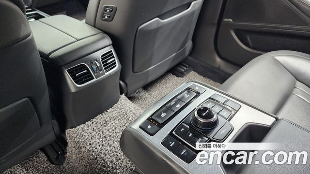 Genesis G80 2018 — photo 19