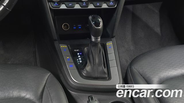 Hyundai AVANTE 2020 — photo 12