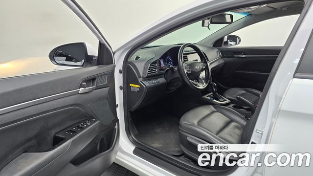 Hyundai AVANTE 2020 — photo 13