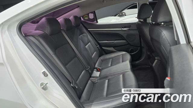 Hyundai AVANTE 2020 — photo 18