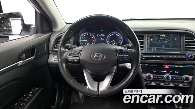 Hyundai AVANTE 2020 — photo 19