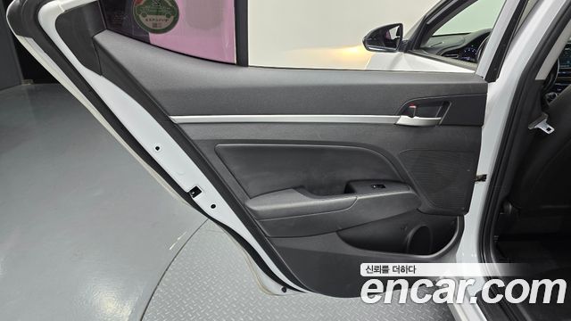 Hyundai AVANTE 2020 — photo 15