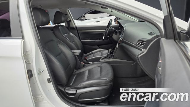 Hyundai AVANTE 2020 — photo 16