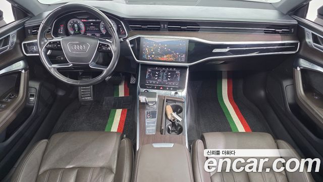 Audi A7 2022 — photo 10