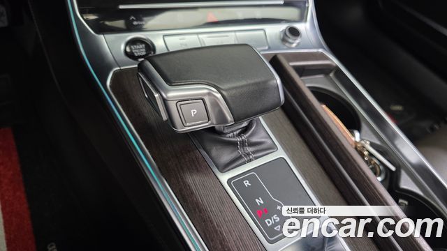 Audi A7 2022 — photo 12