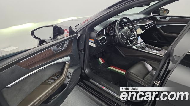 Audi A7 2022 — photo 13