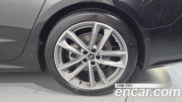 Audi A7 2022 — photo 7