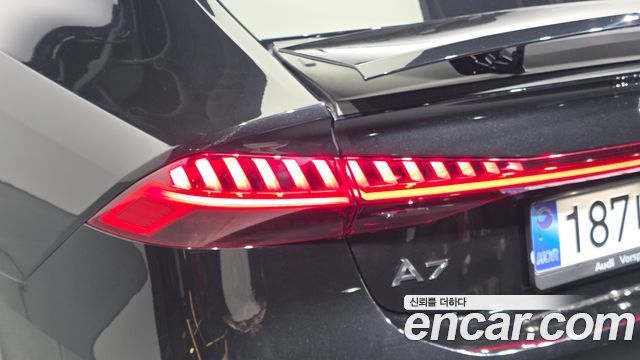 Audi A7 2022 — photo 9