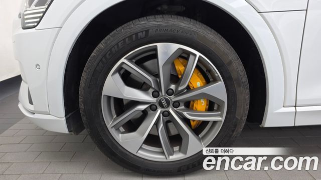 Audi e-tron 2020 — photo 5