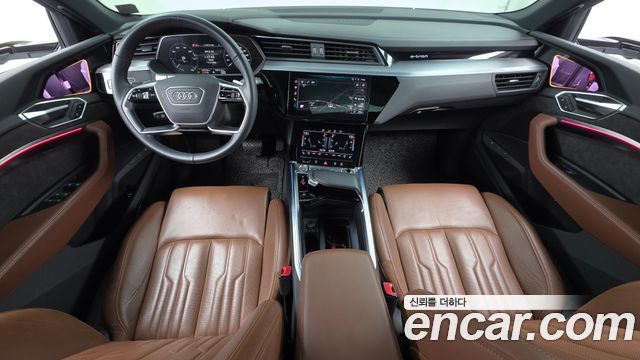 Audi e-tron 2020 — photo 7