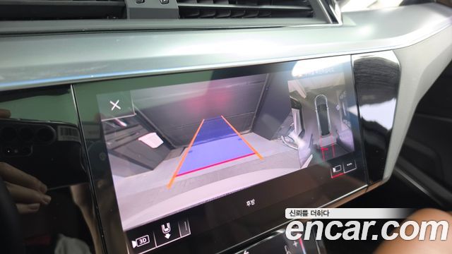 Audi e-tron 2020 — photo 15