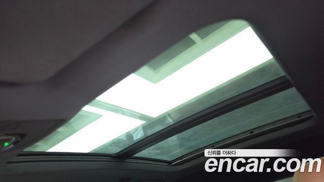 Audi e-tron 2020 — photo 18