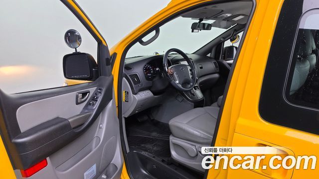 Hyundai Starex 2020 — photo 10