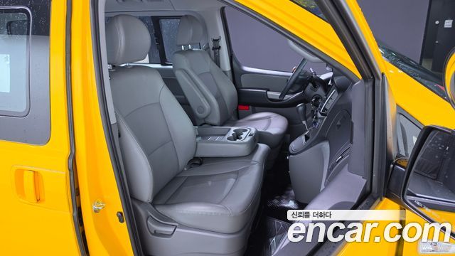Hyundai Starex 2020 — photo 11