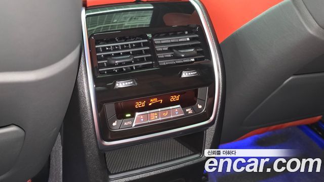 BMW X6M 2025 — photo 14