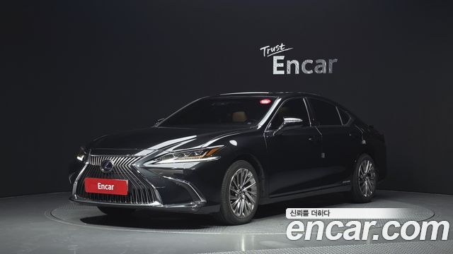 Lexus ES 2021 — photo 1