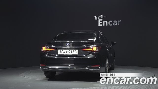 Lexus ES 2021 — photo 4
