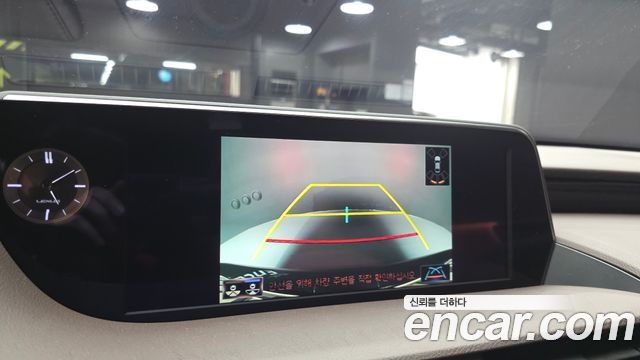 Lexus ES 2021 — photo 22