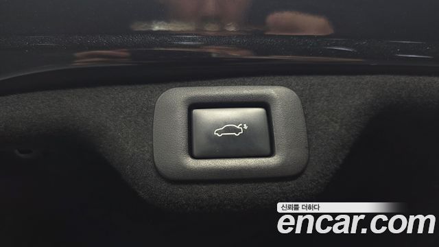 Lexus ES 2021 — photo 33