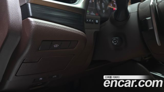 Lexus ES 2021 — photo 35