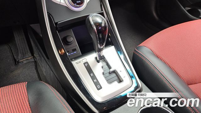Hyundai AVANTE 2012 — photo 11