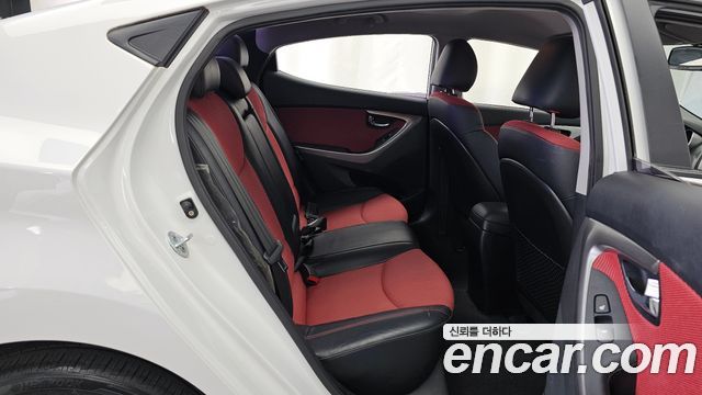 Hyundai AVANTE 2012 — photo 17