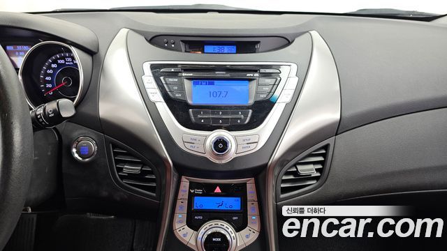 Hyundai AVANTE 2012 — photo 19