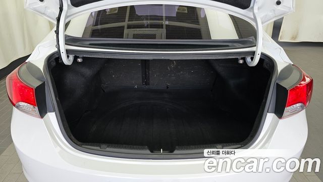 Hyundai AVANTE 2012 — photo 25