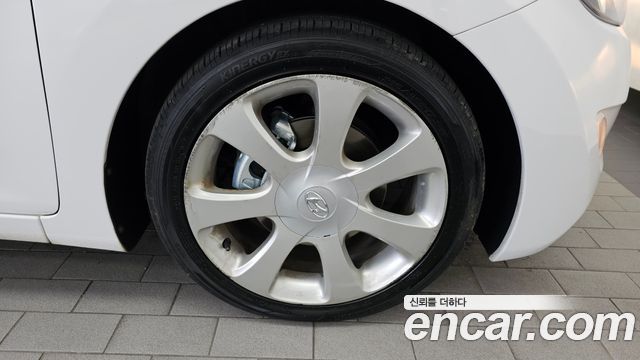 Hyundai AVANTE 2012 — photo 6