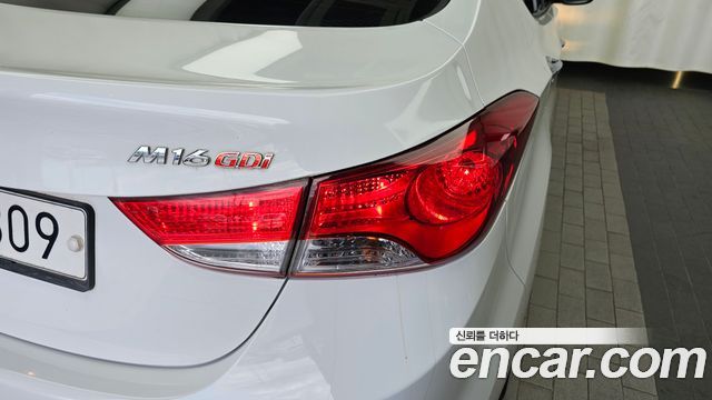 Hyundai AVANTE 2012 — photo 8
