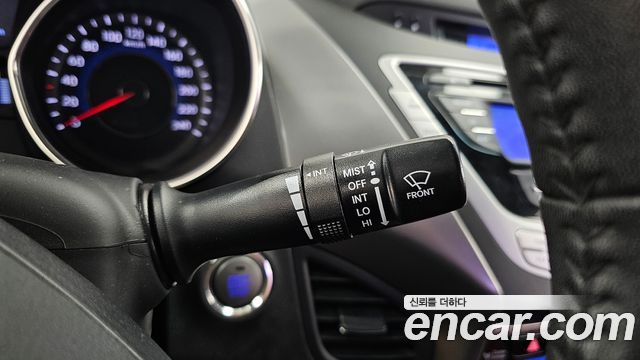 Hyundai AVANTE 2012 — photo 27