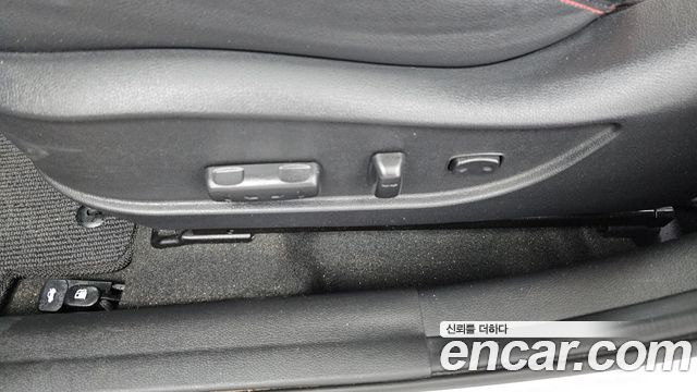Hyundai AVANTE 2012 — photo 30