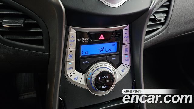 Hyundai AVANTE 2012 — photo 32