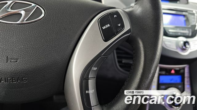 Hyundai AVANTE 2012 — photo 33