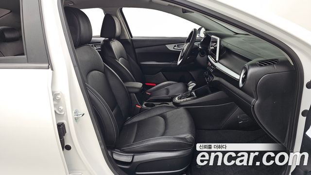 Kia K3 2024 — photo 17