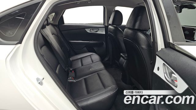 Kia K3 2024 — photo 18