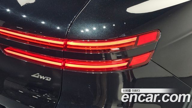 Genesis GV70 2025 — photo 9