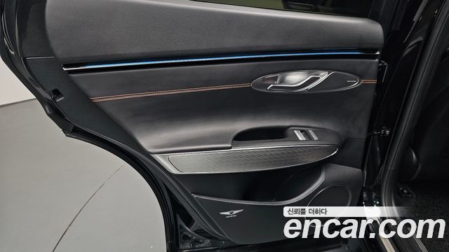 Genesis GV70 2025 — photo 15