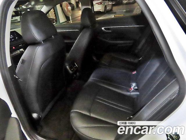 Hyundai Sonata 2022 — photo 9