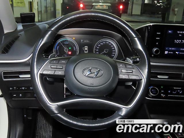 Hyundai Sonata 2022 — photo 10
