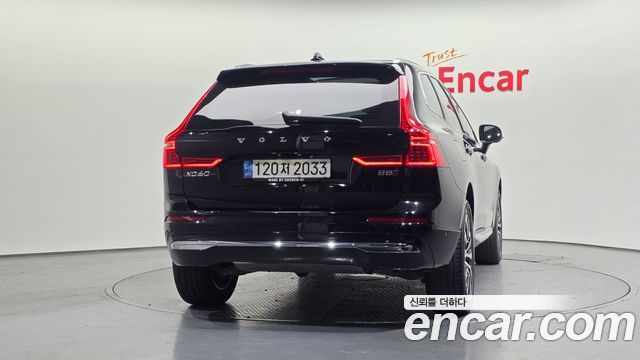 Volvo XC60 2023 — photo 4